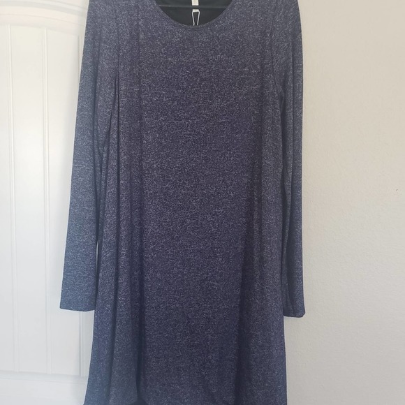 PinkBlush Boutique blue long sleeve dress with black lace at the bottom size L - Picture 1 of 5